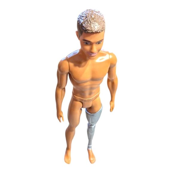 Barbie Fashionistas 212 Ken Doll - Prosthetic Leg - Medium Skin - HJT11 - Picture 5 of 6